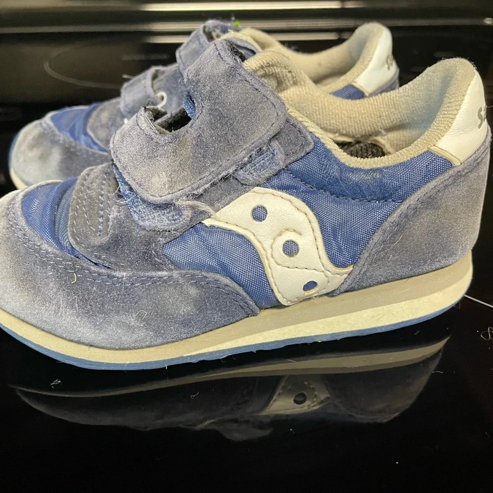 Blue Saucony sneakers 7.5